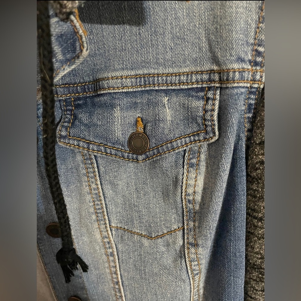 Jean Jacket - Picture 4 of 7